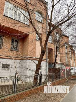 Таунхаус 365м², 3-этажный, участок 2 сот.  