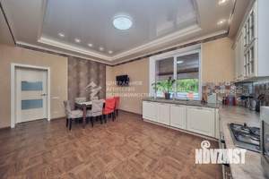 Дом 410м², 2-этажный, участок 10 сот.  