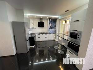 2-к квартира, посуточно, 77м2, 1/1 этаж