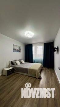 1-к квартира, посуточно, 42м2, 1/1 этаж