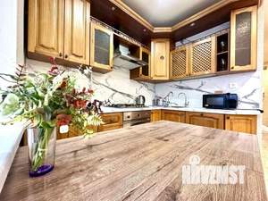 2-к квартира, посуточно, 75м2, 1/1 этаж