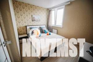 2-к квартира, посуточно, 60м2, 18/23 этаж