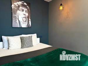 1-к квартира, посуточно, 42м2, 8/32 этаж