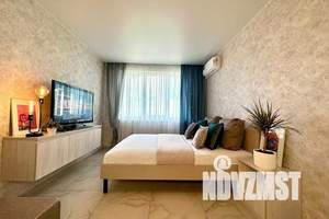 1-к квартира, посуточно, 40м2, 22/30 этаж