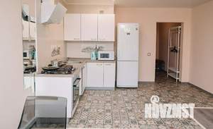 3-к квартира, посуточно, 80м2, 1/1 этаж