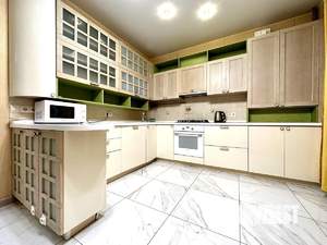 2-к квартира, посуточно, 75м2, 1/1 этаж