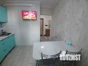 1-к квартира, посуточно, 40м2, 18/25 этаж