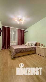 1-к квартира, посуточно, 42м2, 8/25 этаж