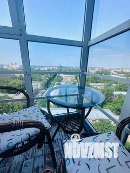 Студия квартира, посуточно, 30м2, 20/25 этаж