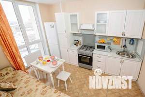 1-к квартира, посуточно, 40м2, 18/23 этаж