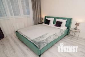 1-к квартира, посуточно, 40м2, 9/23 этаж