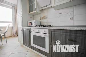 2-к квартира, посуточно, 60м2, 18/23 этаж