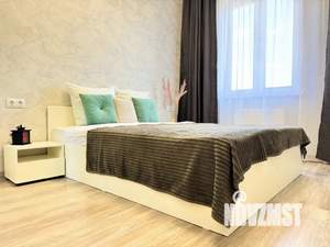 2-к квартира, посуточно, 40м2, 9/25 этаж