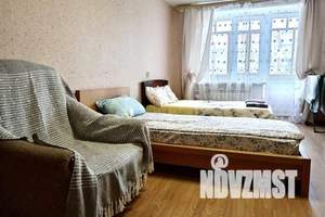 1-к квартира, посуточно, 38м2, 6/9 этаж