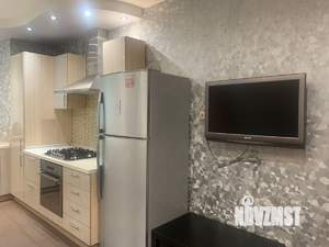 1-к квартира, на длительный срок, 63м2, 2/10 этаж