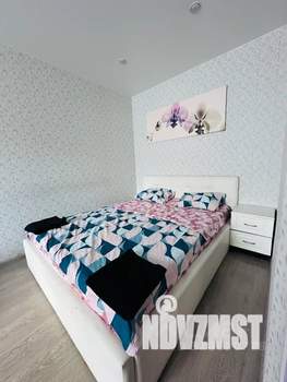 1-к квартира, посуточно, 35м2, 1/25 этаж