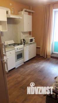 1-к квартира, посуточно, 44м2, 1/15 этаж