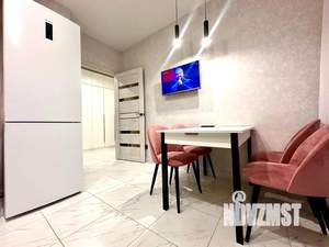 1-к квартира, посуточно, 40м2, 18/25 этаж