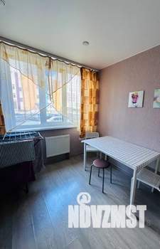 1-к квартира, посуточно, 35м2, 1/25 этаж