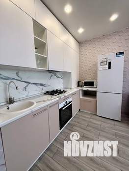 1-к квартира, посуточно, 40м2, 13/25 этаж