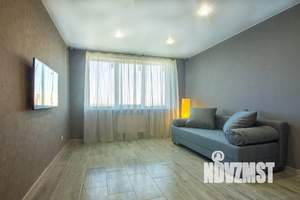 1-к квартира, посуточно, 40м2, 25/32 этаж