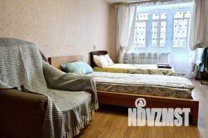 1-к квартира, посуточно, 38м2, 6/9 этаж