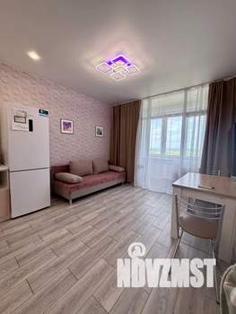 1-к квартира, посуточно, 40м2, 13/25 этаж