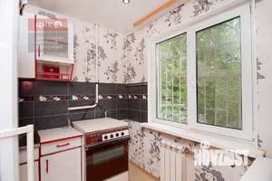 2-к квартира, вторичка, 45м2, 1/4 этаж