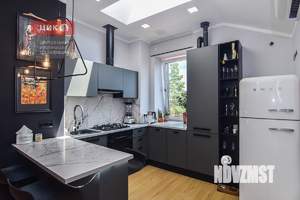 2-к квартира, вторичка, 109м2, 7/7 этаж
