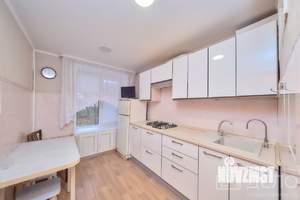 3-к квартира, вторичка, 60м2, 1/9 этаж