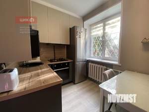 2-к квартира, вторичка, 40м2, 1/4 этаж