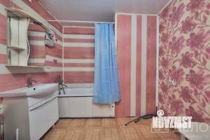 2-к квартира, вторичка, 57м2, 1/5 этаж