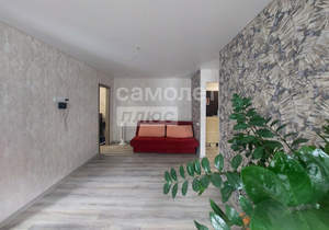 2-к квартира, вторичка, 43м2, 1/4 этаж