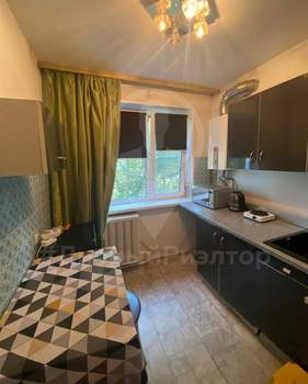 4-к квартира, вторичка, 60м2, 5/5 этаж