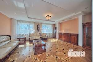 3-к квартира, вторичка, 106м2, 7/9 этаж