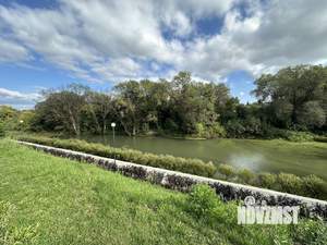 2-к квартира, вторичка, 64м2, 13/24 этаж