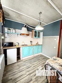 2-к квартира, вторичка, 60м2, 1/10 этаж