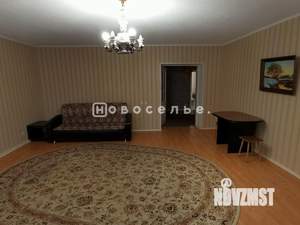 4-к квартира, вторичка, 164м2, 1/4 этаж