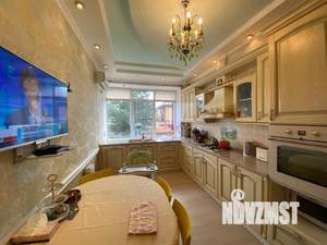 5-к квартира, вторичка, 130м2, 1/3 этаж