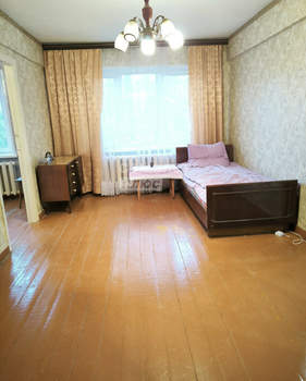 2-к квартира, вторичка, 45м2, 1/4 этаж